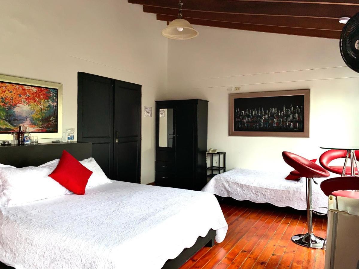 מדיין Hotel Lleras Premium #1 מראה חיצוני תמונה
