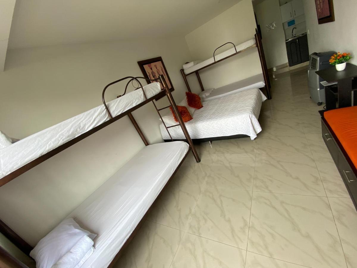 מדיין Hotel Lleras Premium #1 מראה חיצוני תמונה
