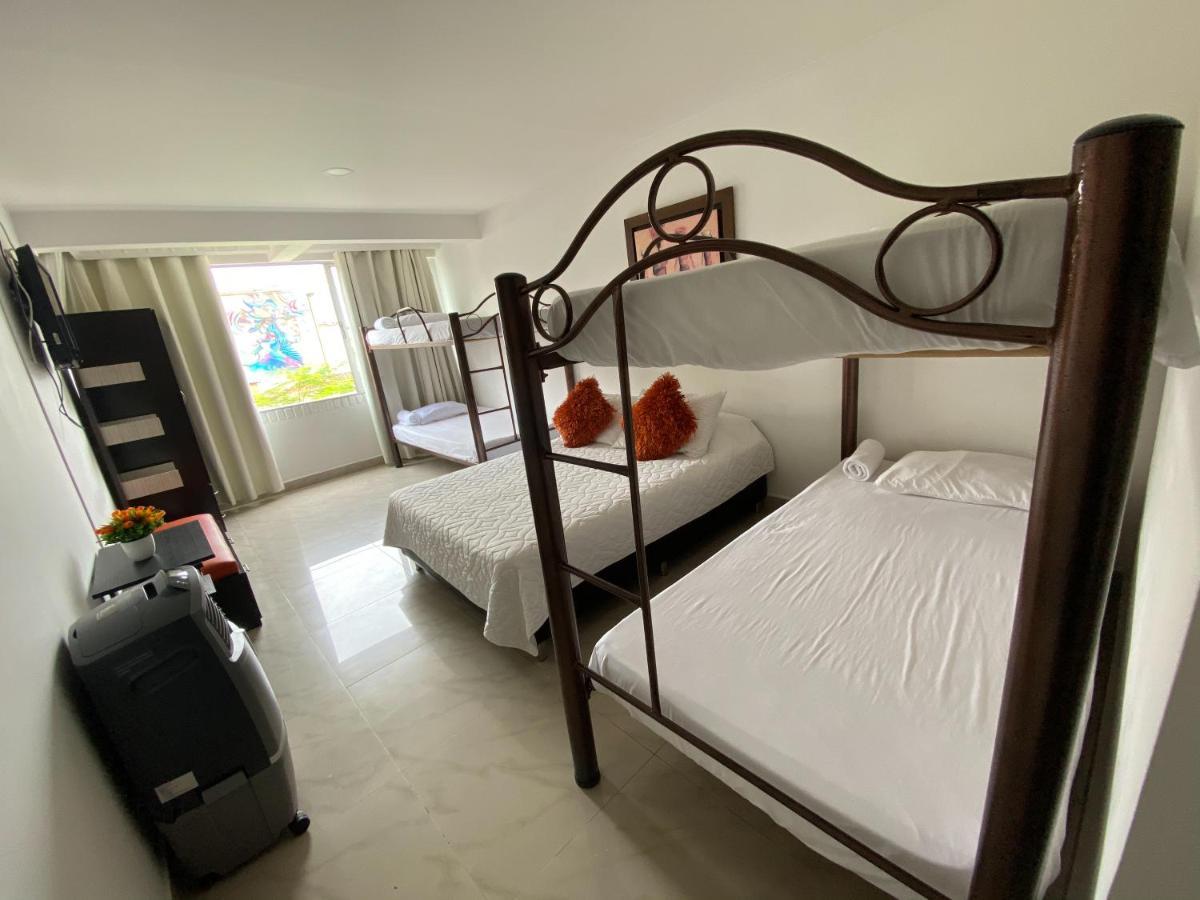 מדיין Hotel Lleras Premium #1 מראה חיצוני תמונה