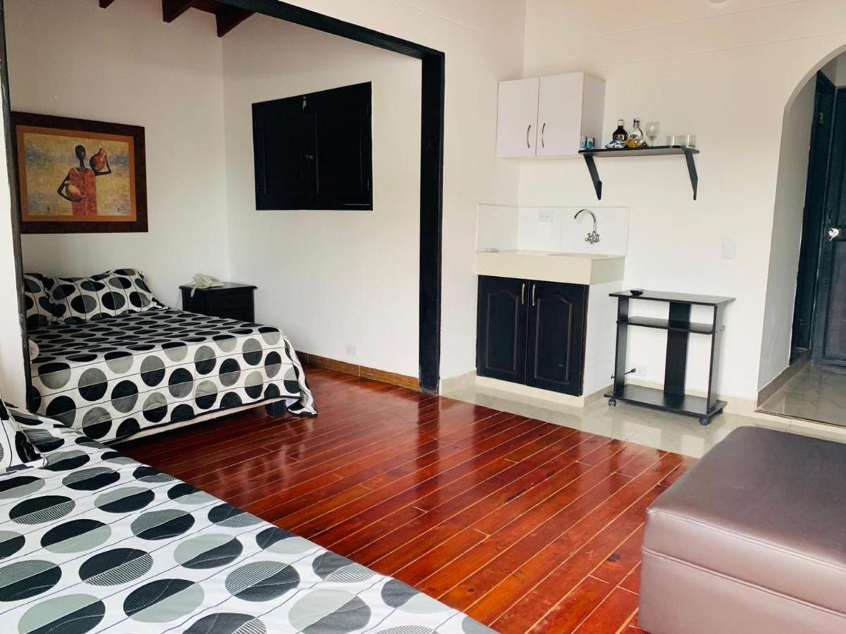 מדיין Hotel Lleras Premium #1 מראה חיצוני תמונה