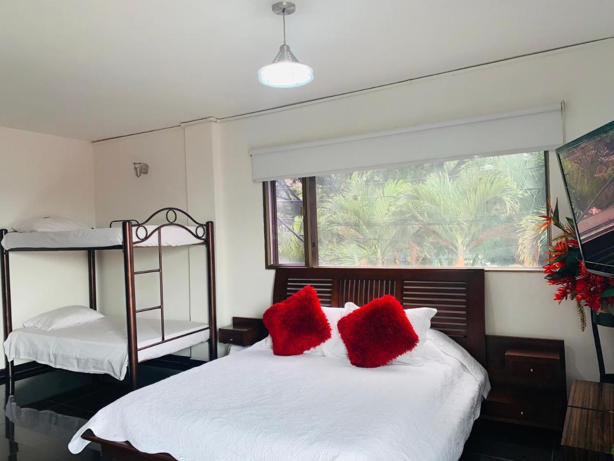 מדיין Hotel Lleras Premium #1 מראה חיצוני תמונה