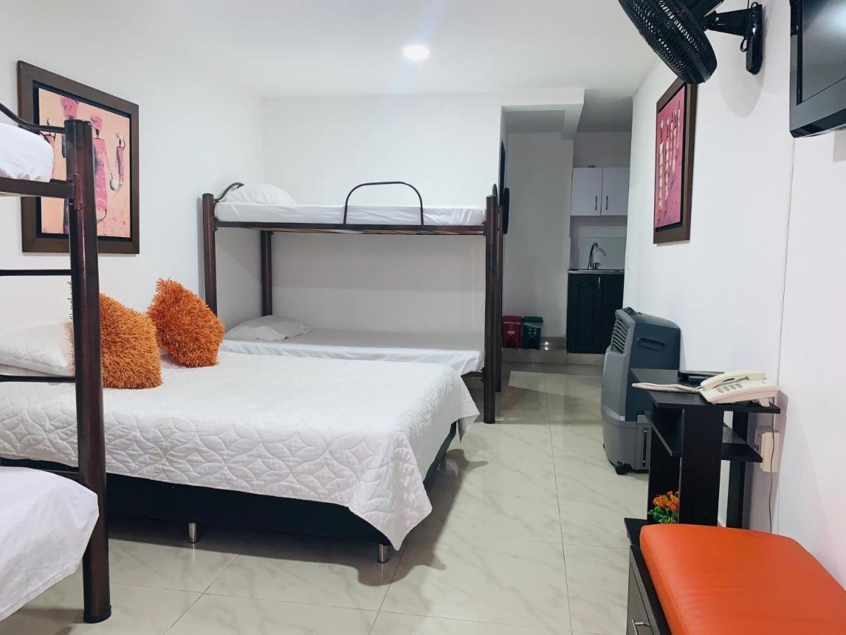 מדיין Hotel Lleras Premium #1 מראה חיצוני תמונה