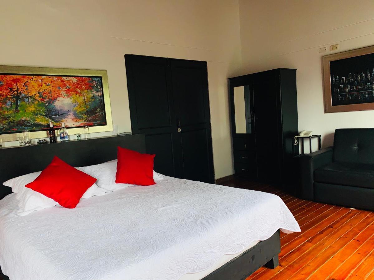 מדיין Hotel Lleras Premium #1 מראה חיצוני תמונה