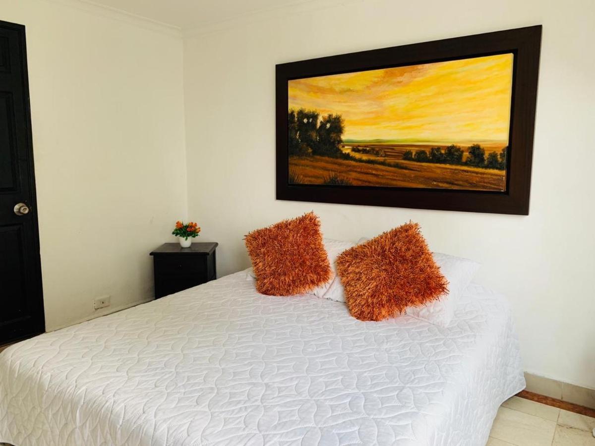 מדיין Hotel Lleras Premium #1 מראה חיצוני תמונה
